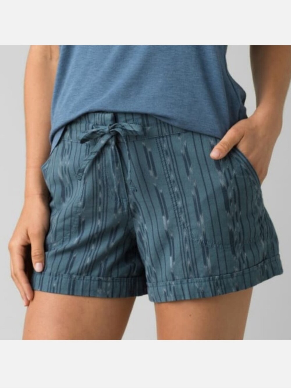 Prana Arlie Drawstring Shorts Gray With Gold Brush Stroke Pattern. Gorpcore XS